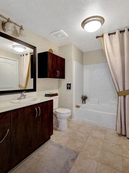 Spacious fully equipped bathroom